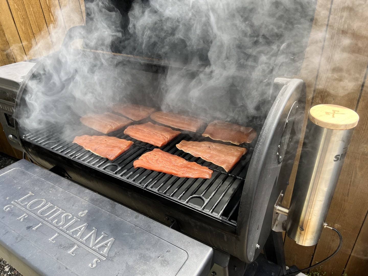 Smokai_Smoker_on_Pellet_Grill-min.jpg